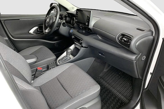 Toyota Yaris 8 of 12