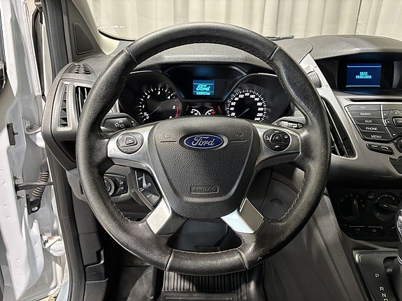 Ford Transit Connect 13 of 27