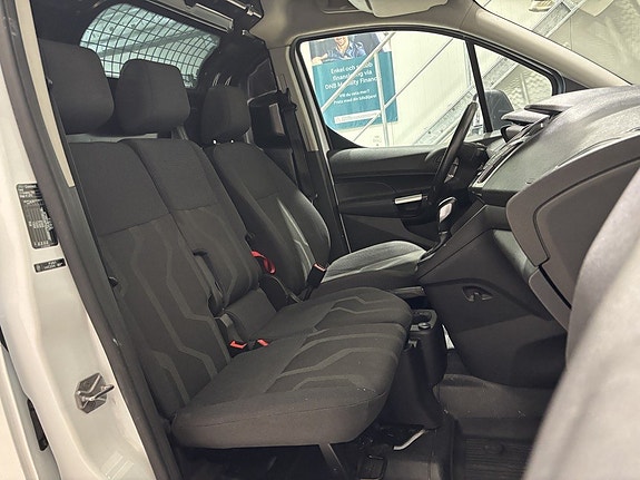 Ford Transit Connect 20 of 27