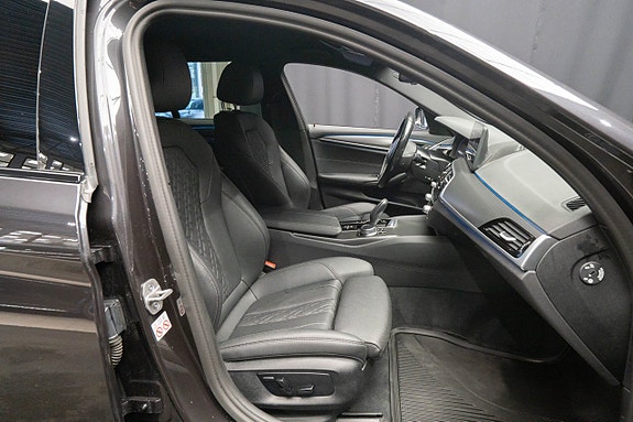 BMW 530e 17 of 27