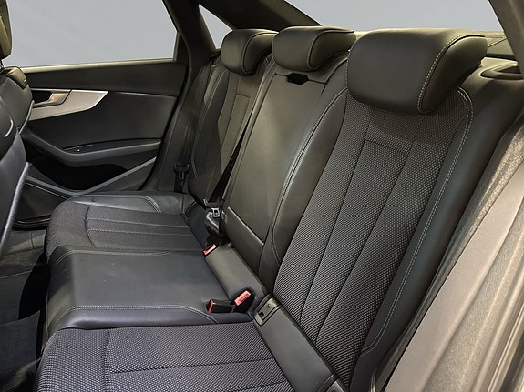 Audi A4 9 of 9