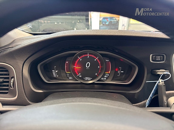 Volvo V40 Cross Country 10 of 14