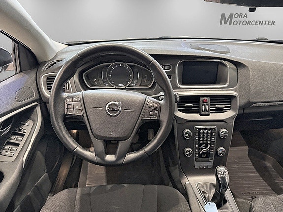Volvo V40 Cross Country 7 of 14