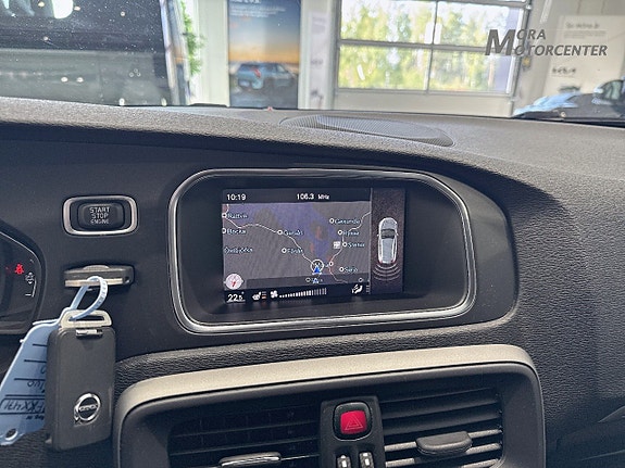 Volvo V40 Cross Country 11 of 14