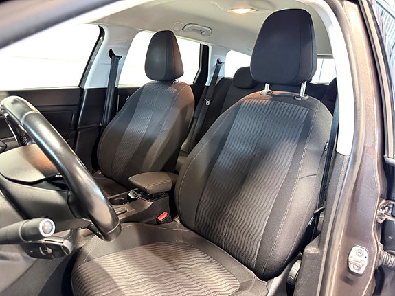 Peugeot 308 SW 10 of 16
