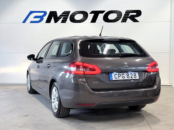 Peugeot 308 SW 7 of 16