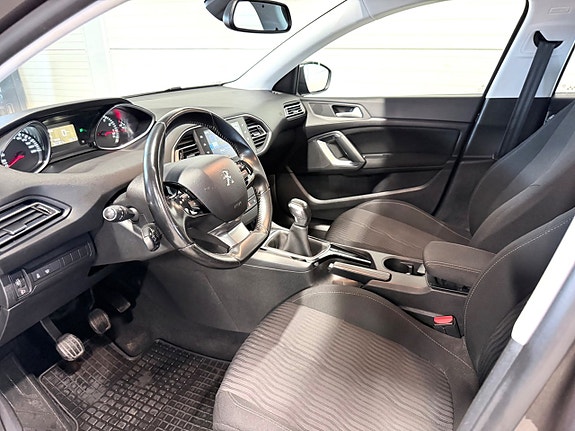 Peugeot 308 SW 9 of 16