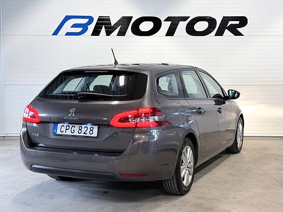 Peugeot 308 SW 8 of 16
