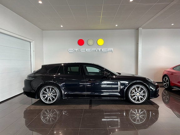 Porsche Panamera 4 2 of 5