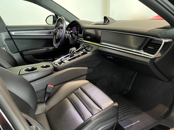 Porsche Panamera 4 17 of 20