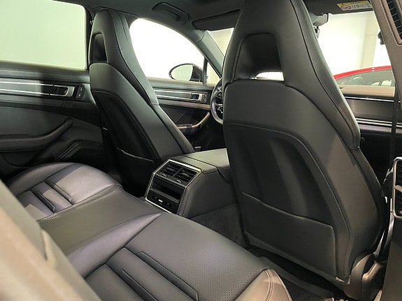 Porsche Panamera 4 18 of 20