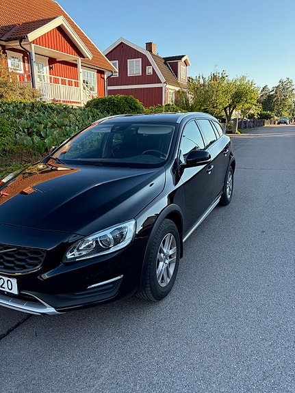 Volvo V60 Cross Country 3 of 5