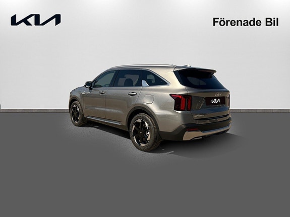 Kia Sorento 6 of 25