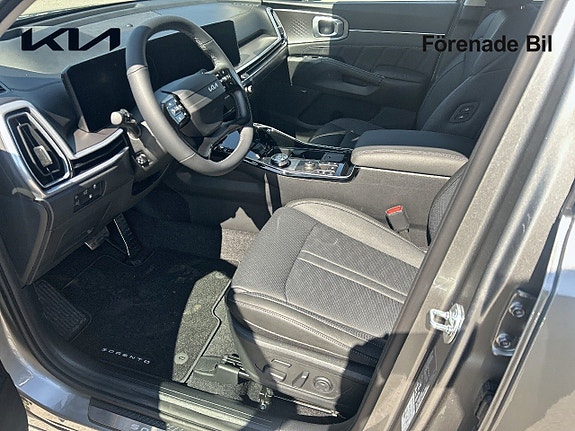 Kia Sorento 8 of 25