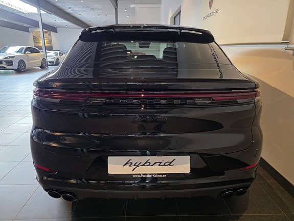 Porsche Cayenne 5 of 5