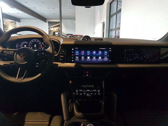 Porsche Cayenne 12 of 12