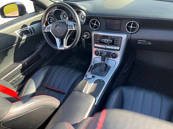 Mercedes-Benz SLK200 10 of 27
