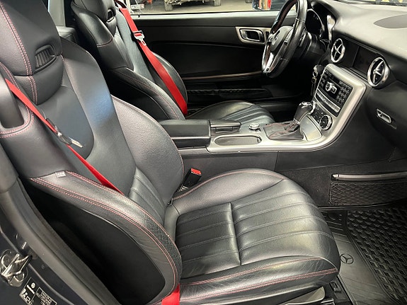 Mercedes-Benz SLK200 12 of 27