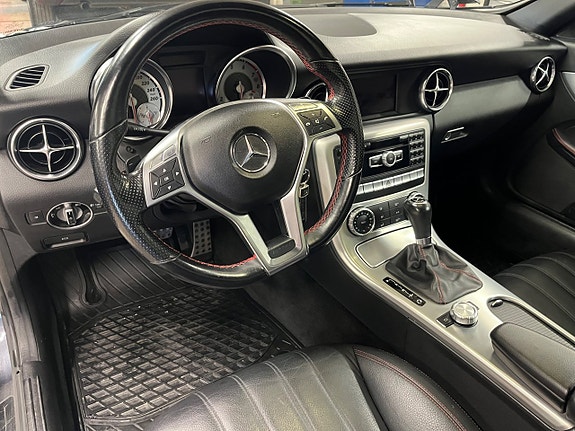 Mercedes-Benz SLK200 15 of 27