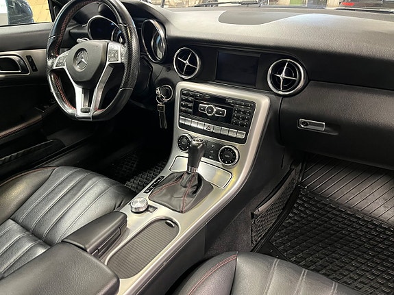 Mercedes-Benz SLK200 13 of 27