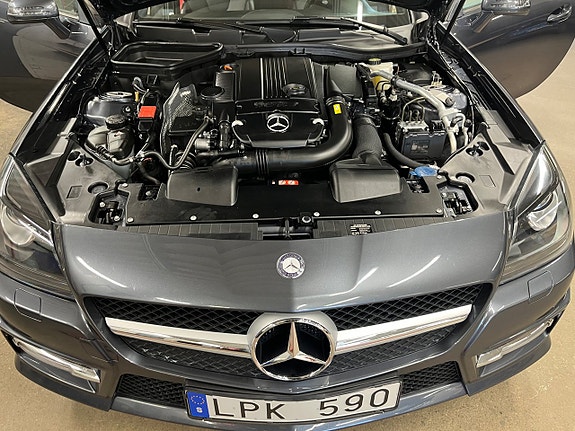 Mercedes-Benz SLK200 16 of 27
