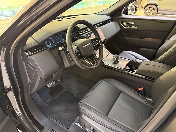Land Rover Range Rover Velar 8 of 25