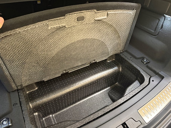Land Rover Range Rover Velar 24 of 25