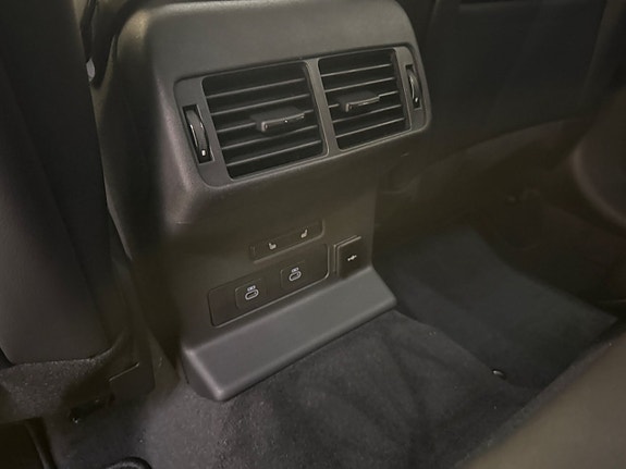 Land Rover Range Rover Velar 22 of 25