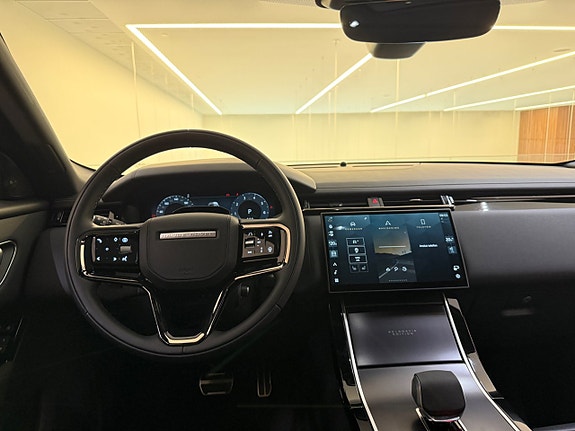 Land Rover Range Rover Velar 12 of 25