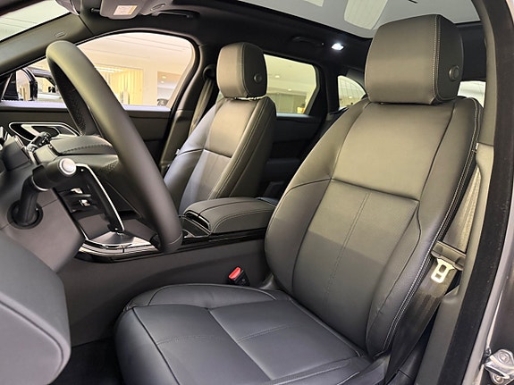 Land Rover Range Rover Velar 9 of 25
