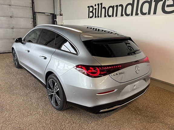 Mercedes-Benz CLA350 4 of 5