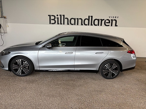 Mercedes-Benz CLA350 3 of 5
