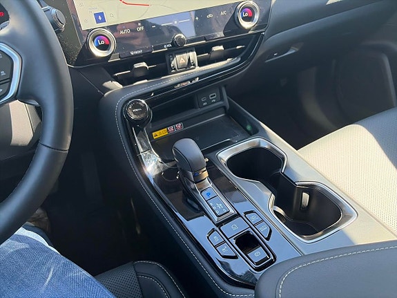 Lexus NX450h+ 16 of 16