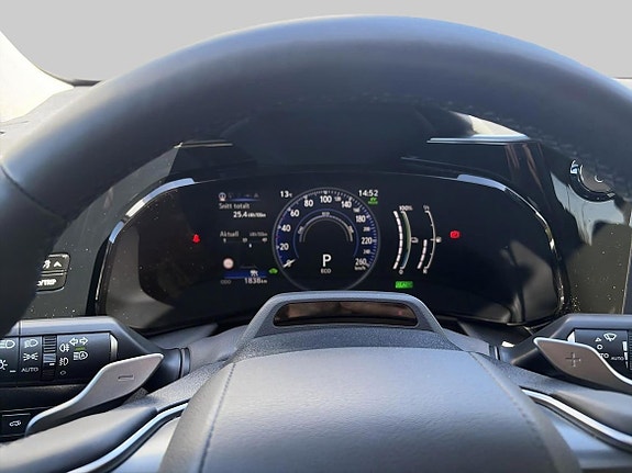 Lexus NX450h+ 13 of 16