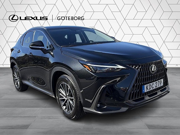 Lexus NX450h+ 3 of 16
