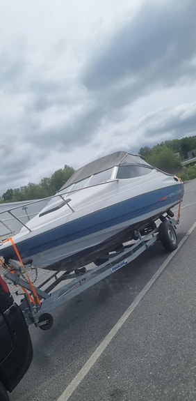 Bayliner capri 5.7 250hp 5 of 5