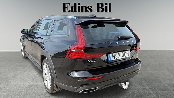 Volvo V60 Cross Country 9 of 10