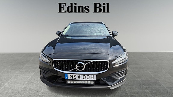 Volvo V60 Cross Country 4 of 5