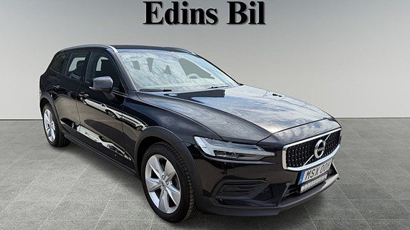 Volvo V60 Cross Country 3 of 5