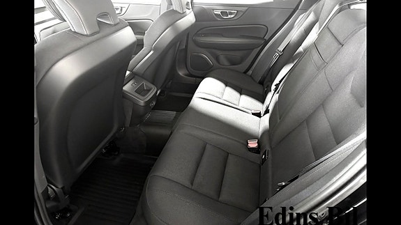 Volvo V60 Cross Country 6 of 10