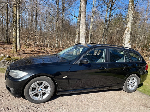 BMW 318i 2 of 3