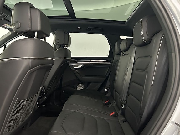 Volkswagen Touareg 12 of 27