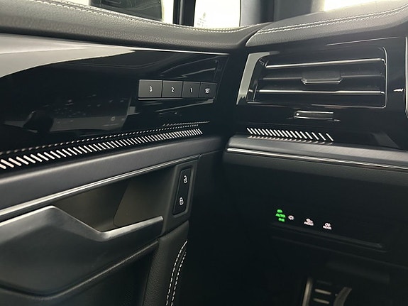 Volkswagen Touareg 27 of 27