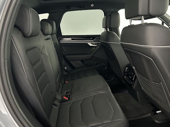 Volkswagen Touareg 17 of 27