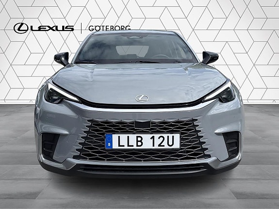 Lexus LBX 3 of 13