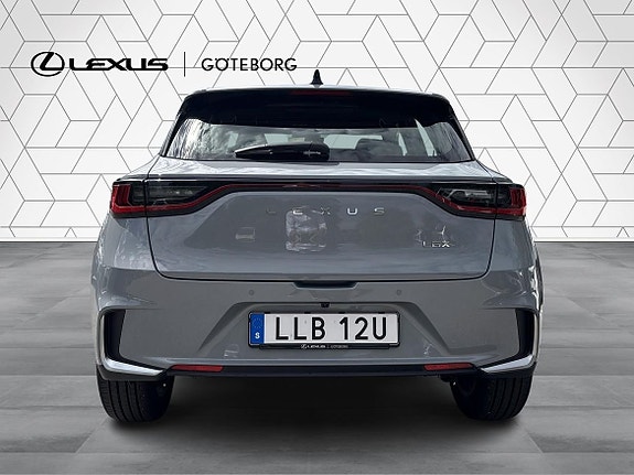 Lexus LBX 6 of 13