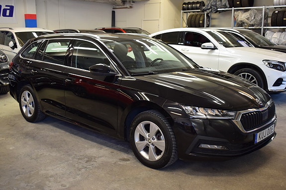 Skoda Octavia 2 of 5