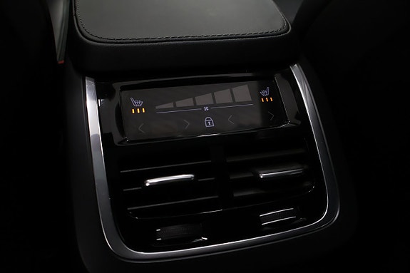 Volvo XC90 16 of 30