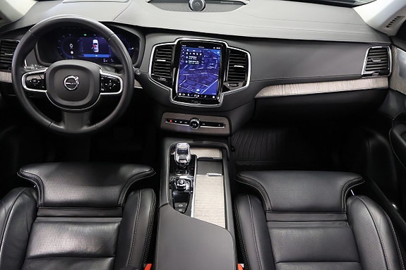 Volvo XC90 8 of 30