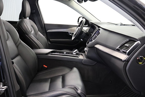 Volvo XC90 13 of 30
